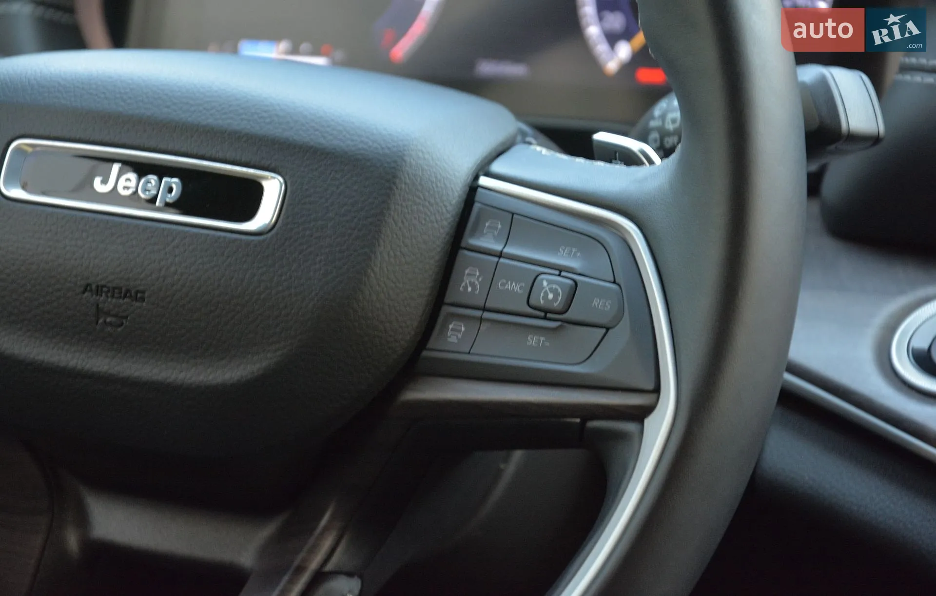 2022 Jeep Grand Cherokee - мініатюра 32