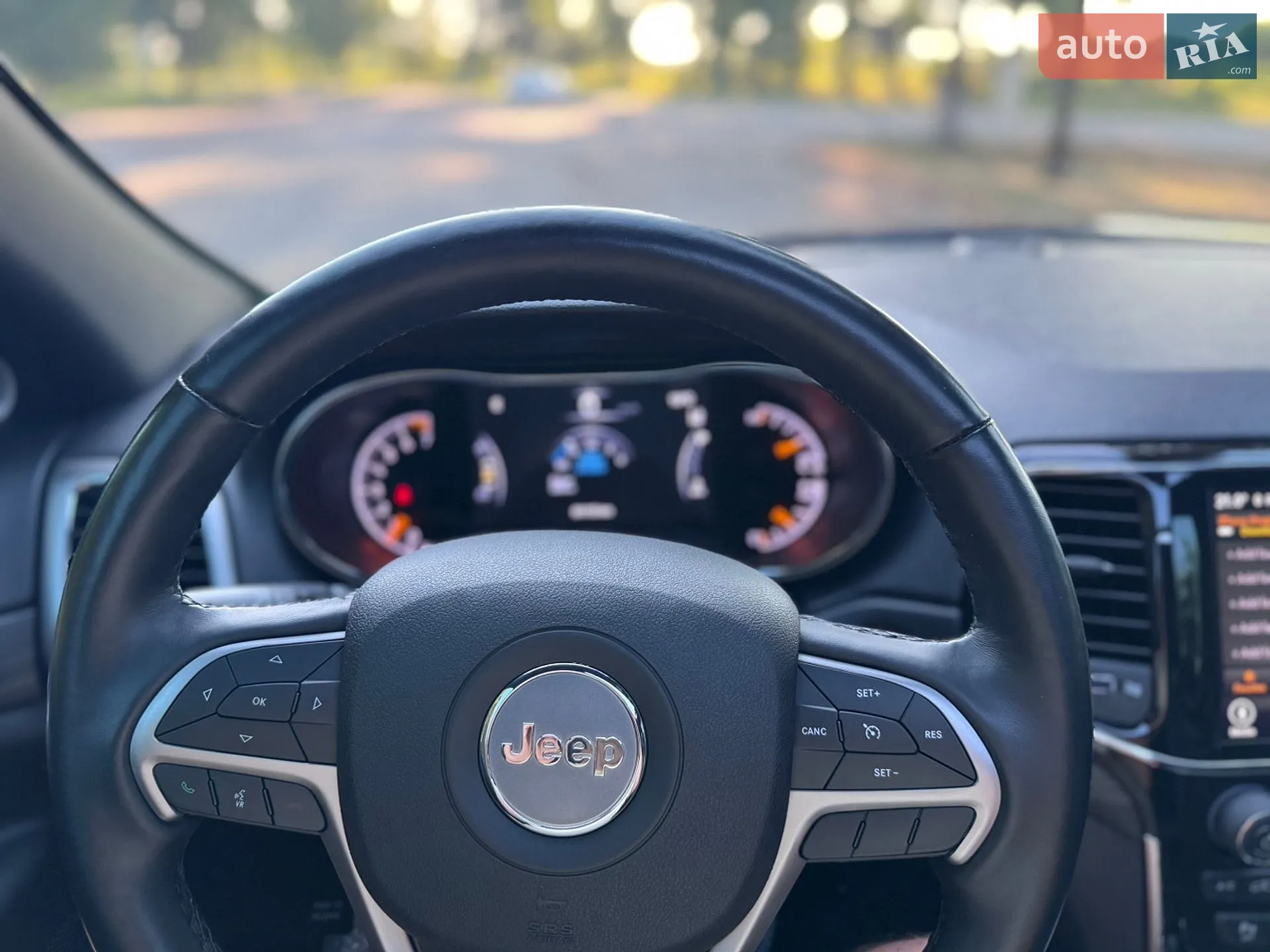2021 Jeep Grand Cherokee - мініатюра 30