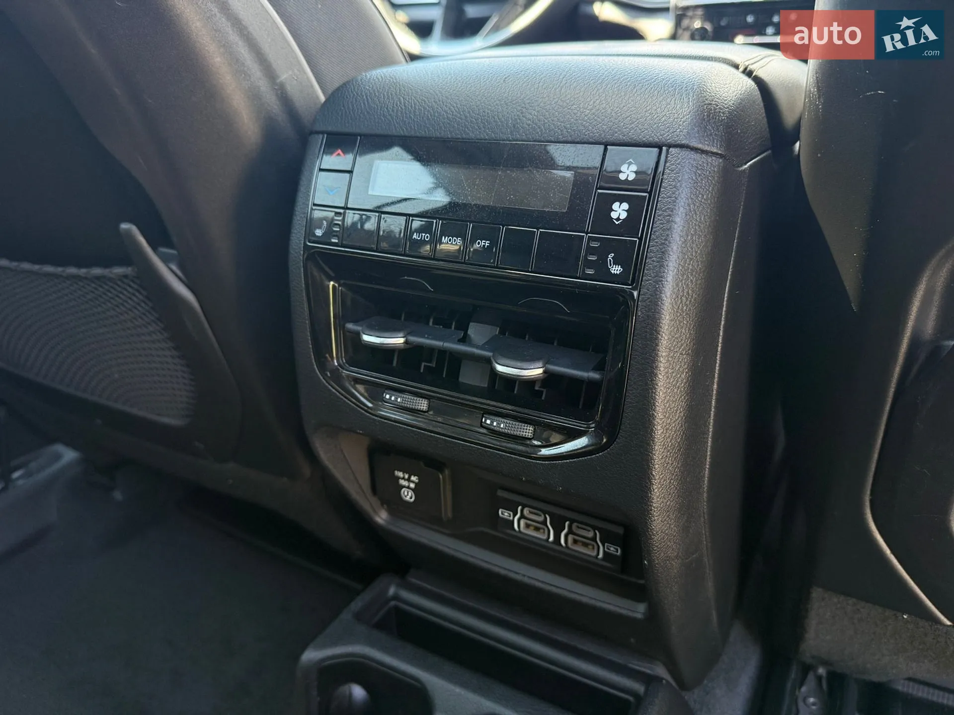 2022 Jeep Grand Cherokee - мініатюра 41