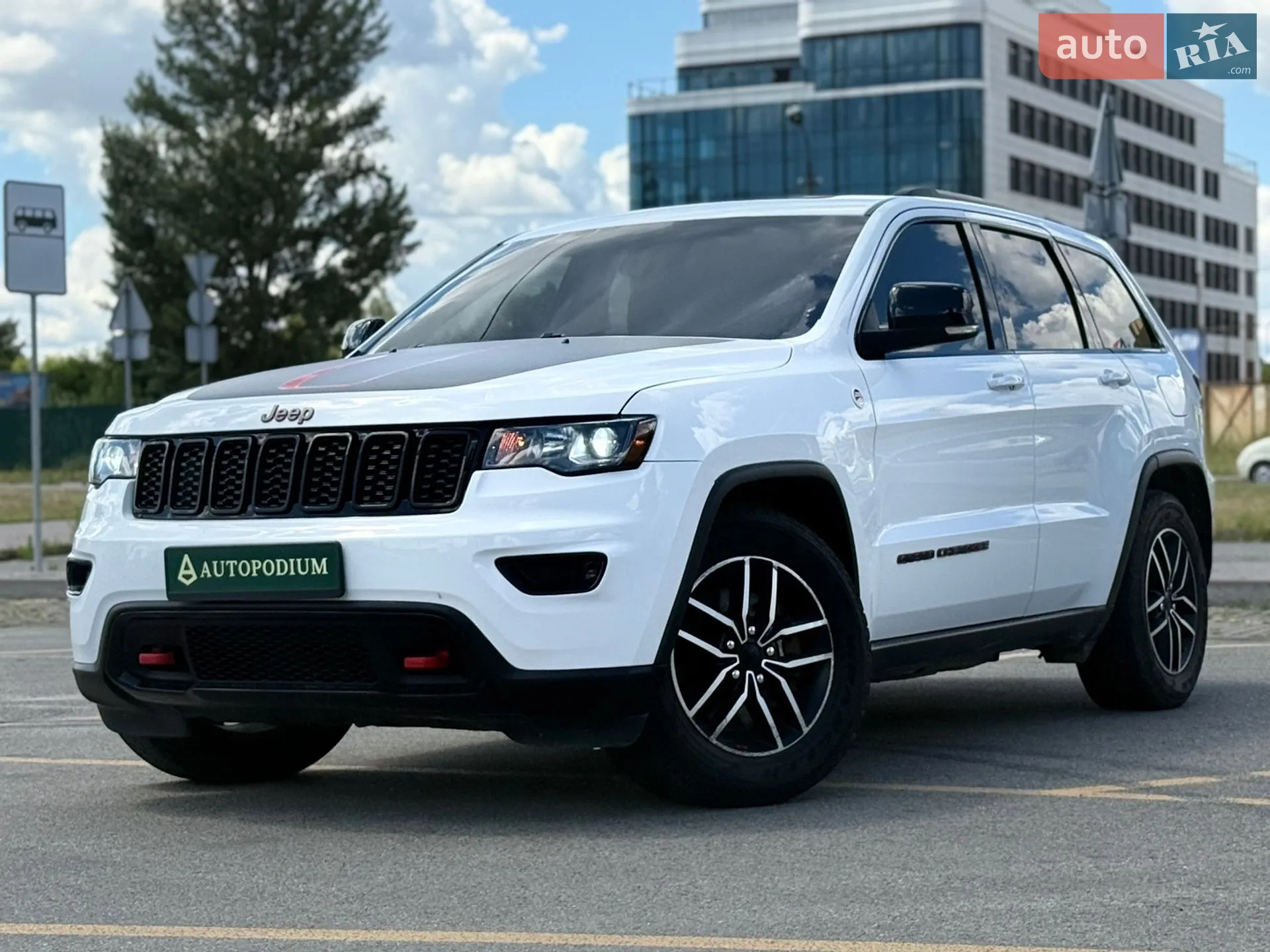 2020 Jeep Grand Cherokee - фото 1