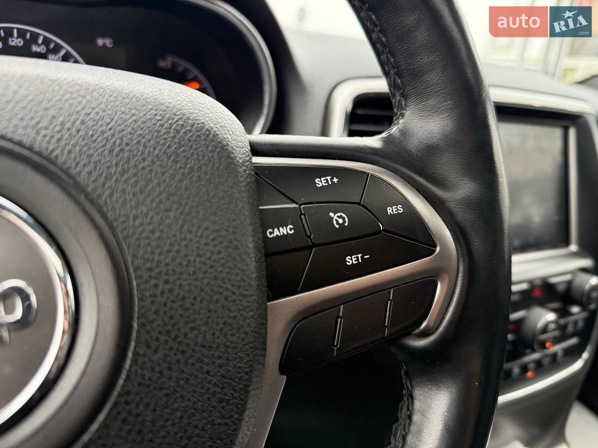 2018 Jeep Grand Cherokee - мініатюра 23