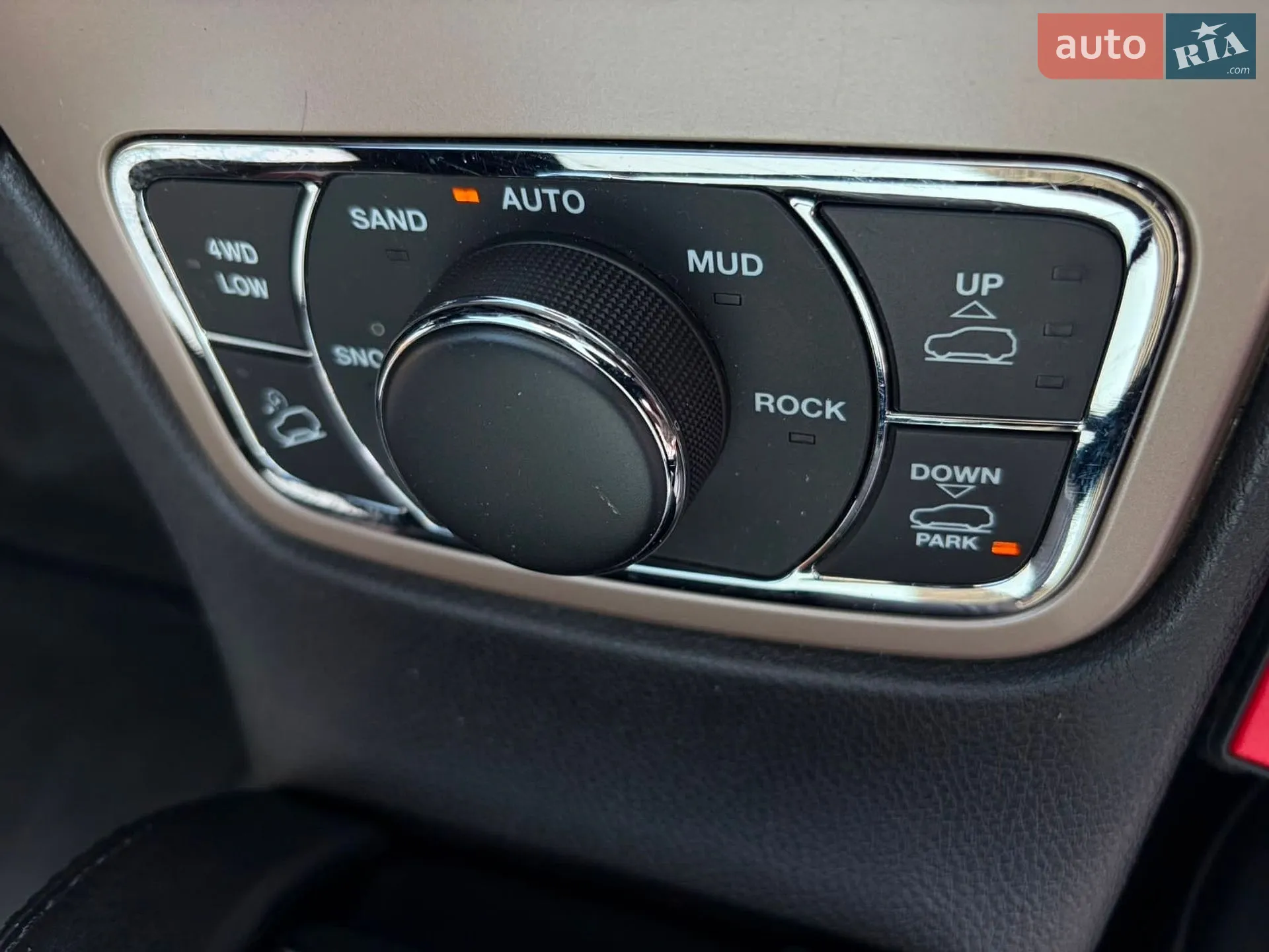 2014 Jeep Grand Cherokee - мініатюра 30