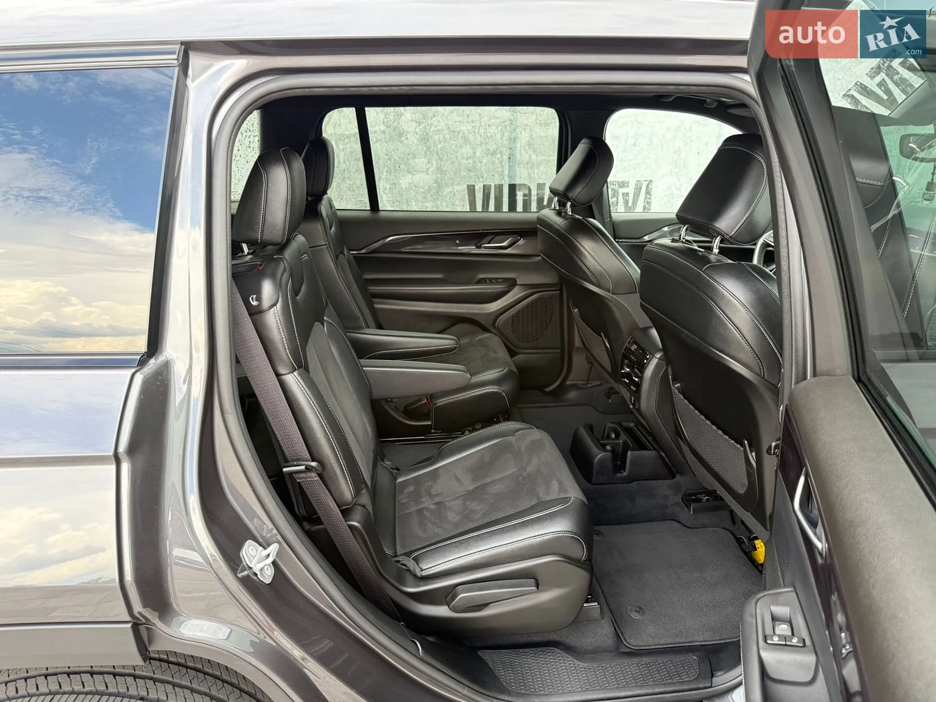 2022 Jeep Grand Cherokee - мініатюра 47