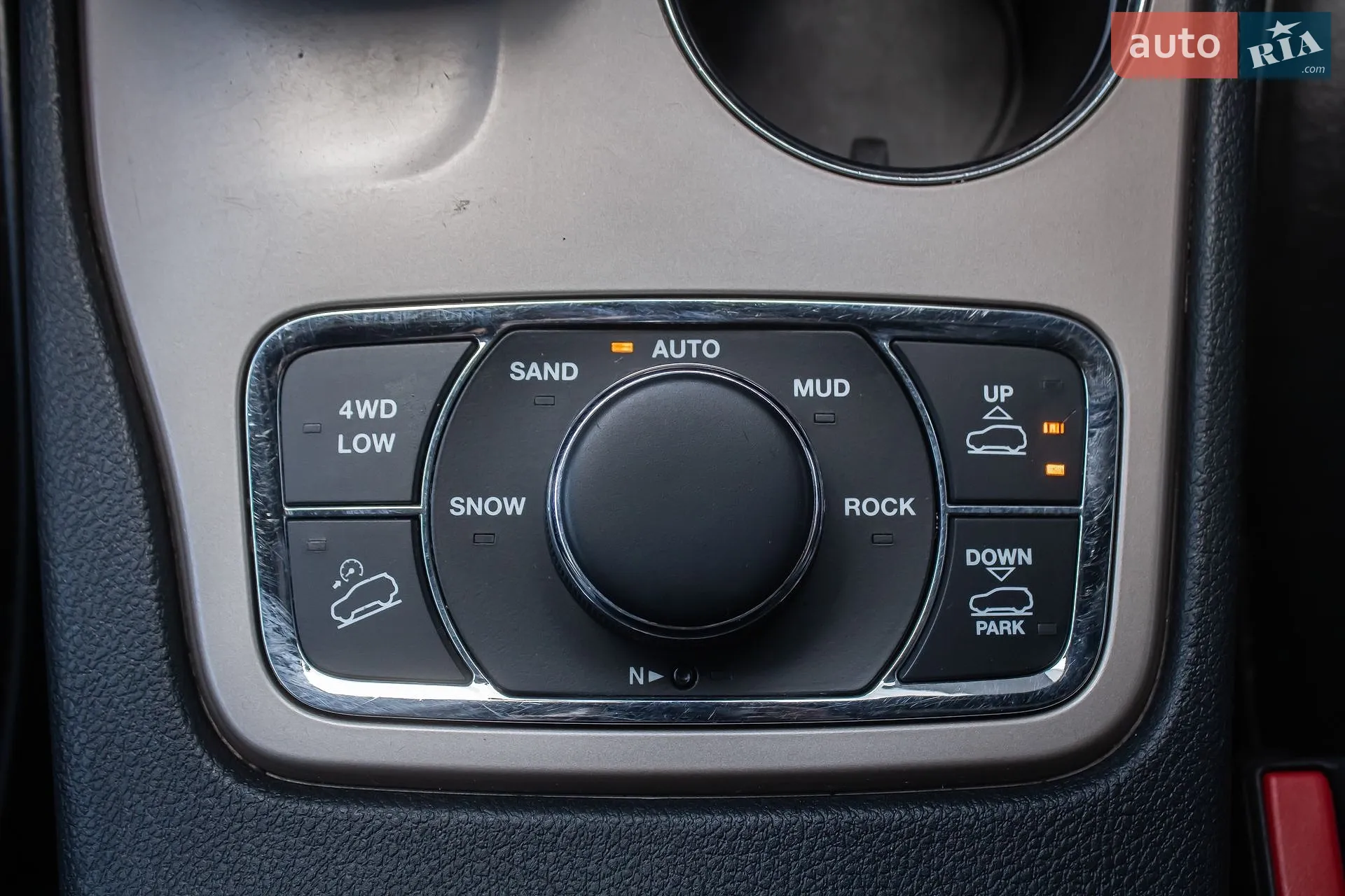 2015 Jeep Grand Cherokee - мініатюра 30