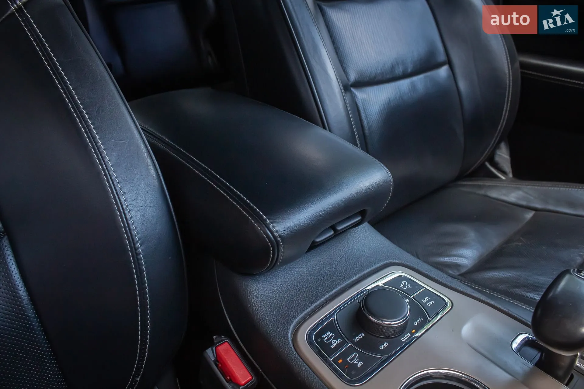 2015 Jeep Grand Cherokee - мініатюра 31