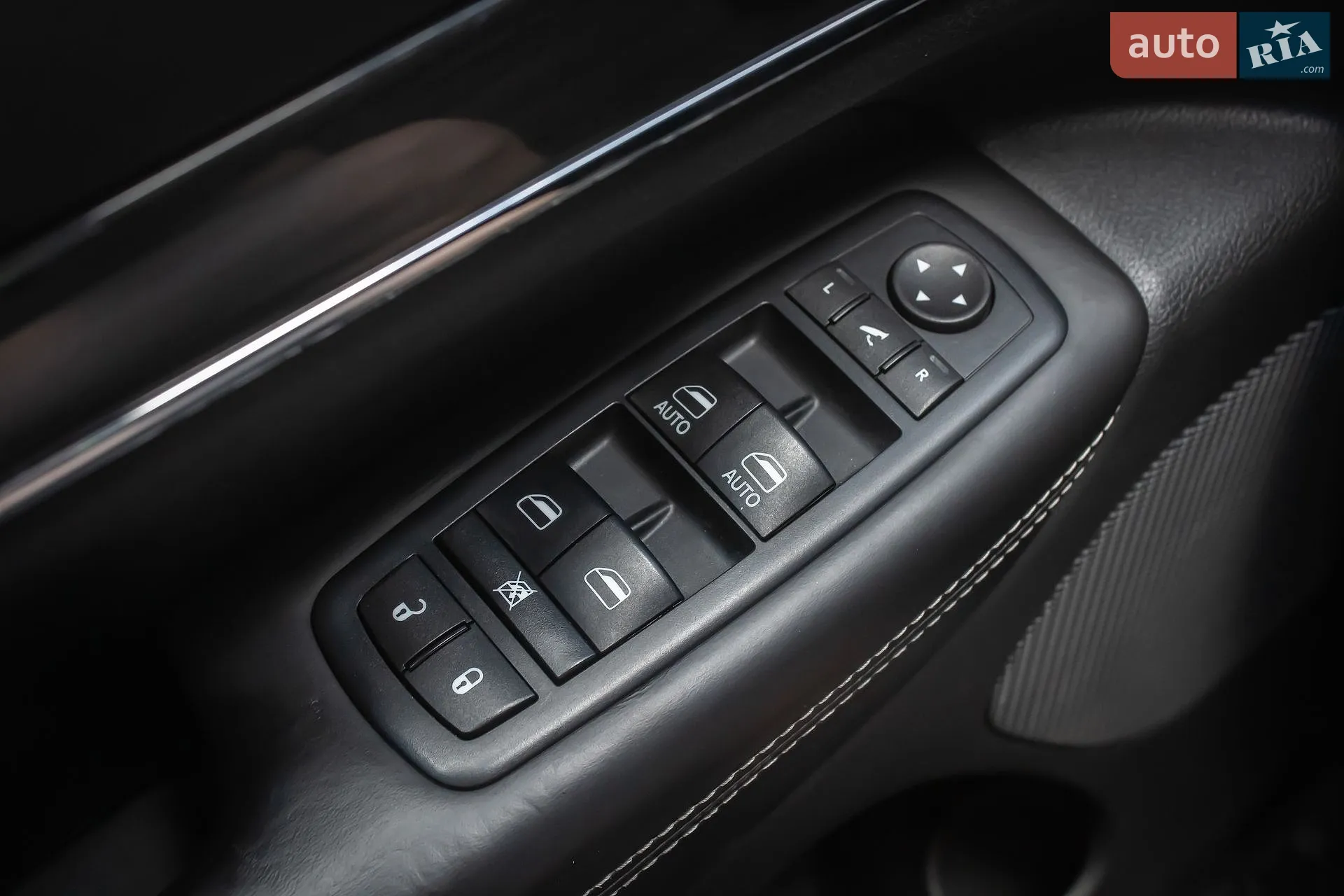 2015 Jeep Grand Cherokee - мініатюра 39