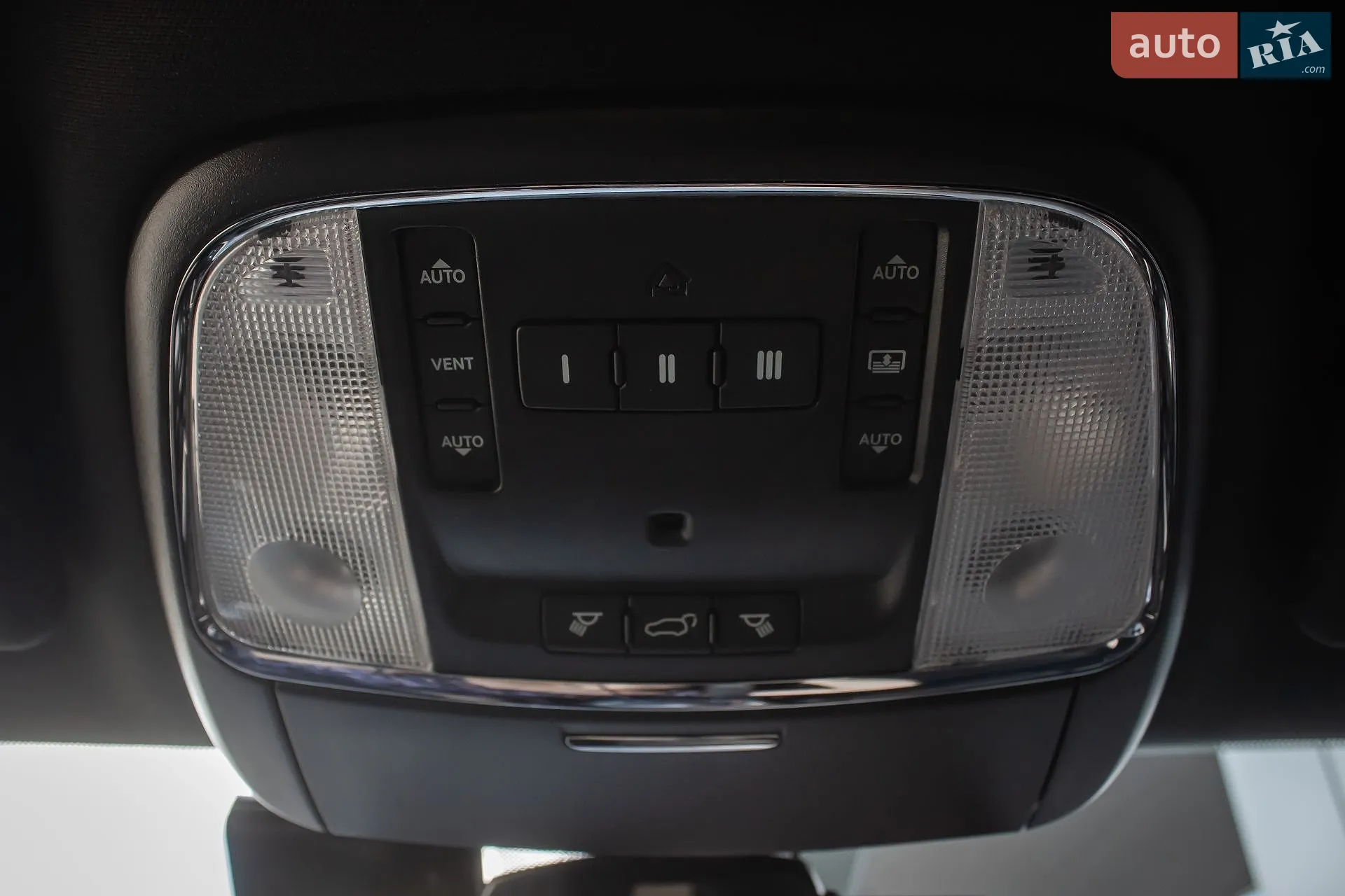 2015 Jeep Grand Cherokee - мініатюра 44
