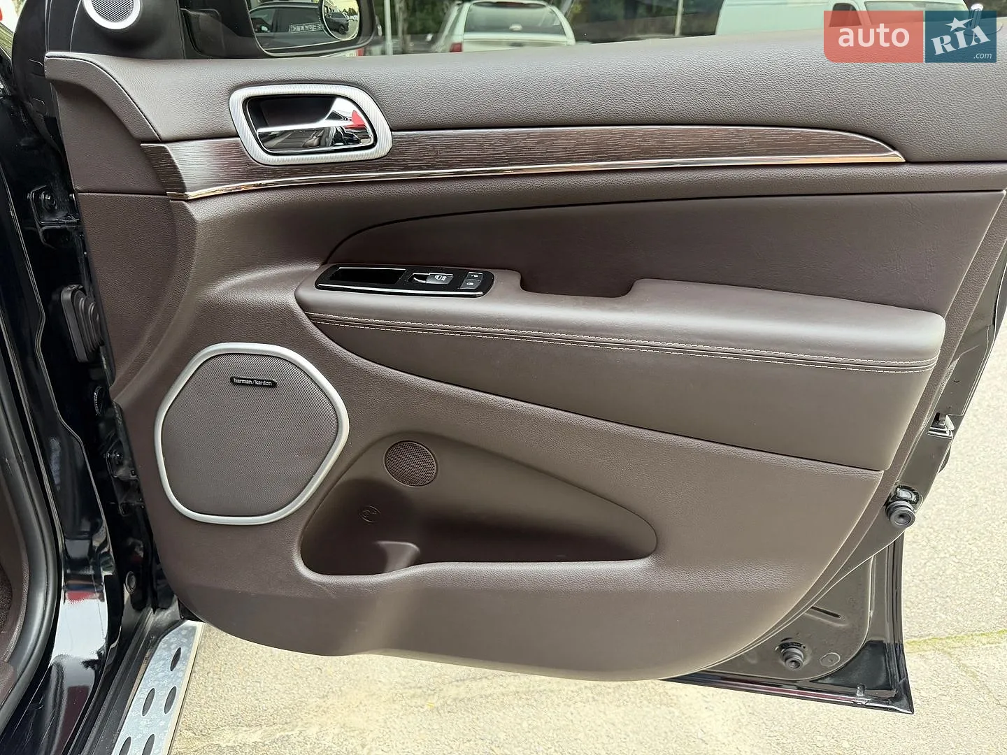 2017 Jeep Grand Cherokee - мініатюра 32