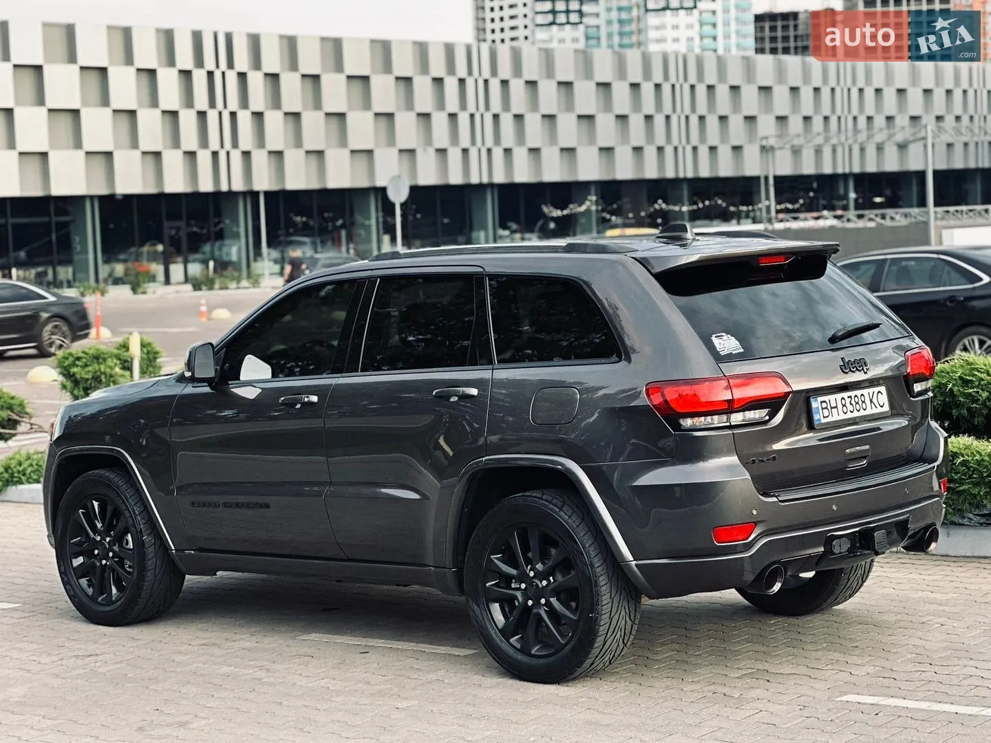 2020 Jeep Grand Cherokee - мініатюра 35