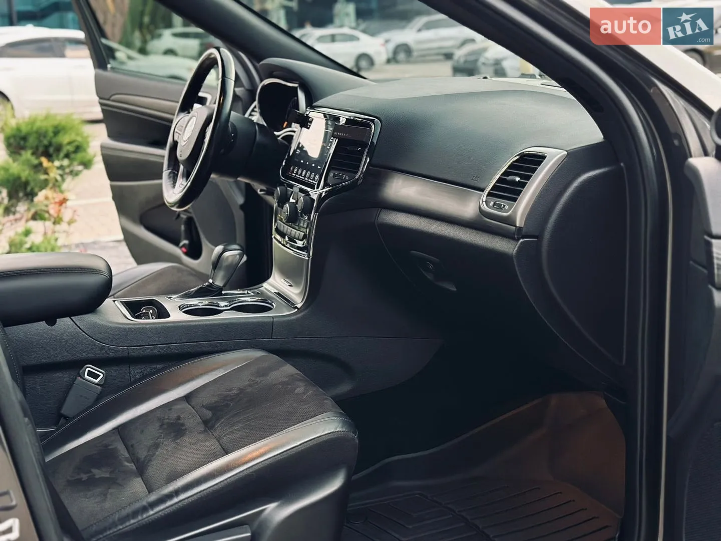 2020 Jeep Grand Cherokee - мініатюра 37