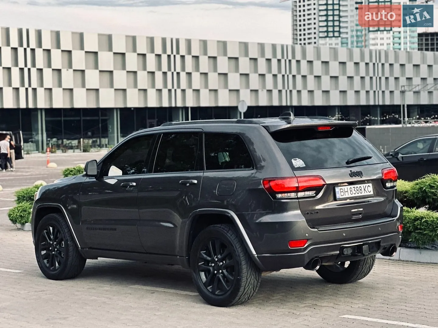 2020 Jeep Grand Cherokee - мініатюра 36