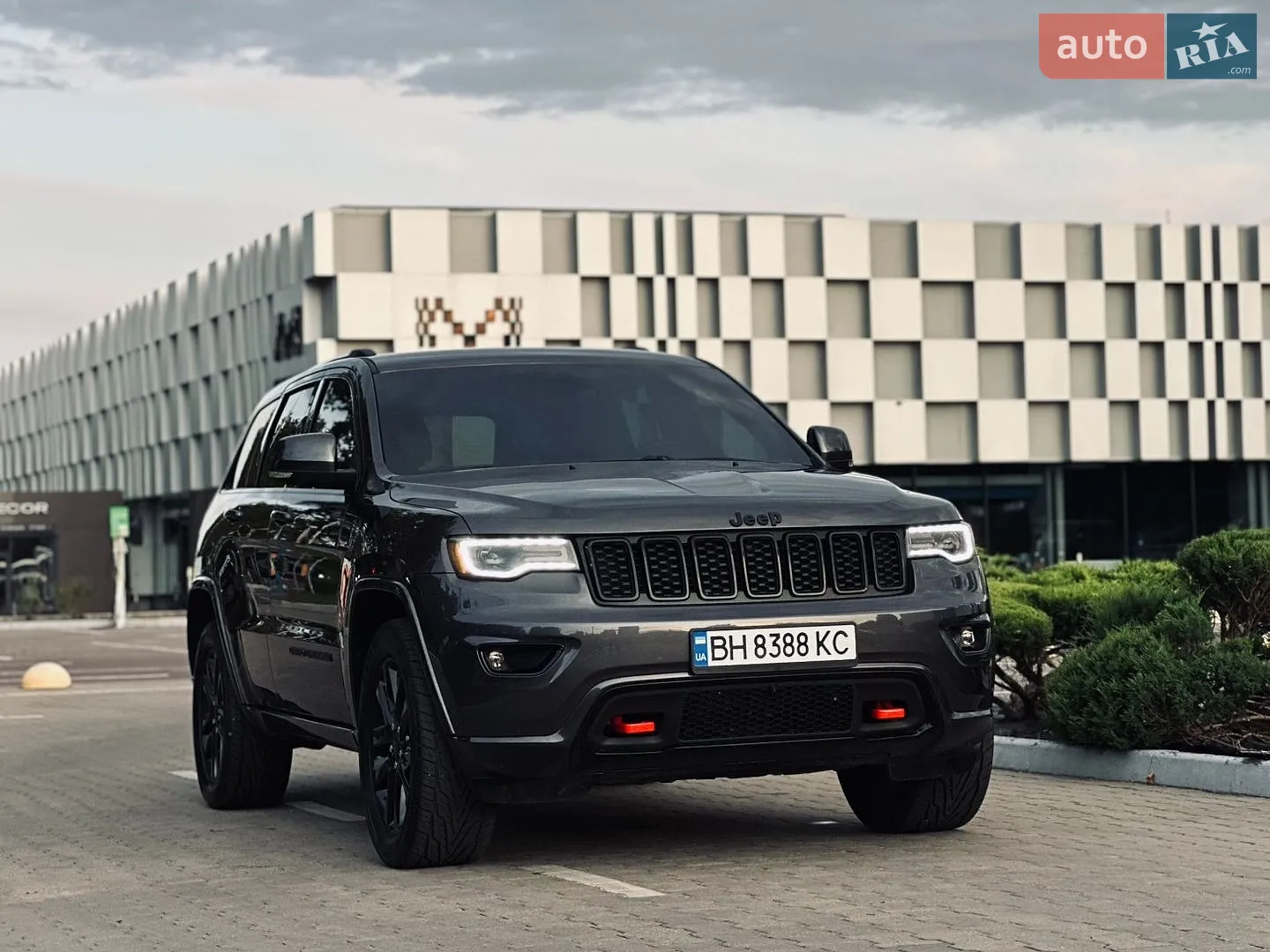 2020 Jeep Grand Cherokee - мініатюра 10