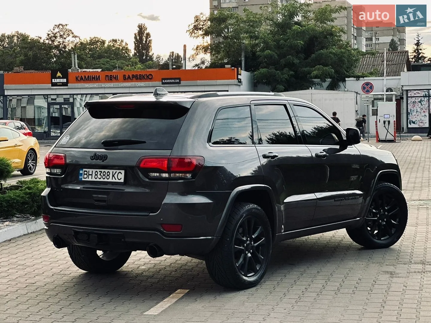 2020 Jeep Grand Cherokee - мініатюра 32