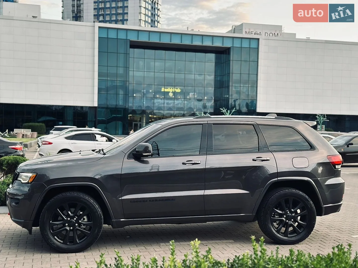 2020 Jeep Grand Cherokee - мініатюра 23