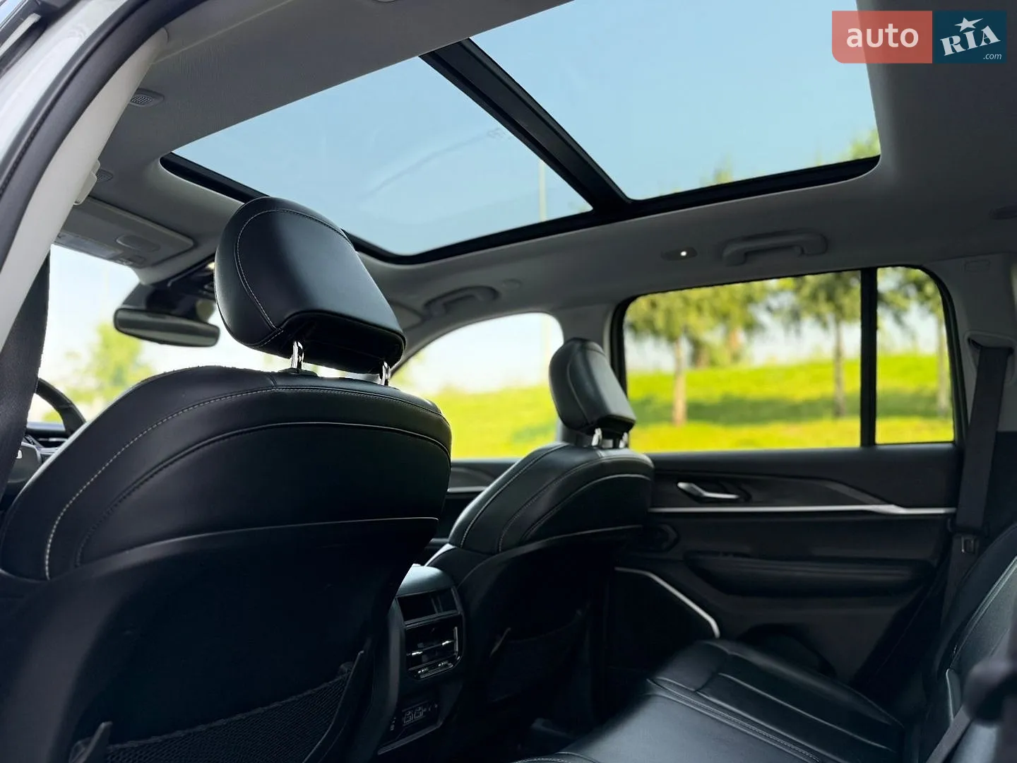 2022 Jeep Grand Cherokee - мініатюра 38