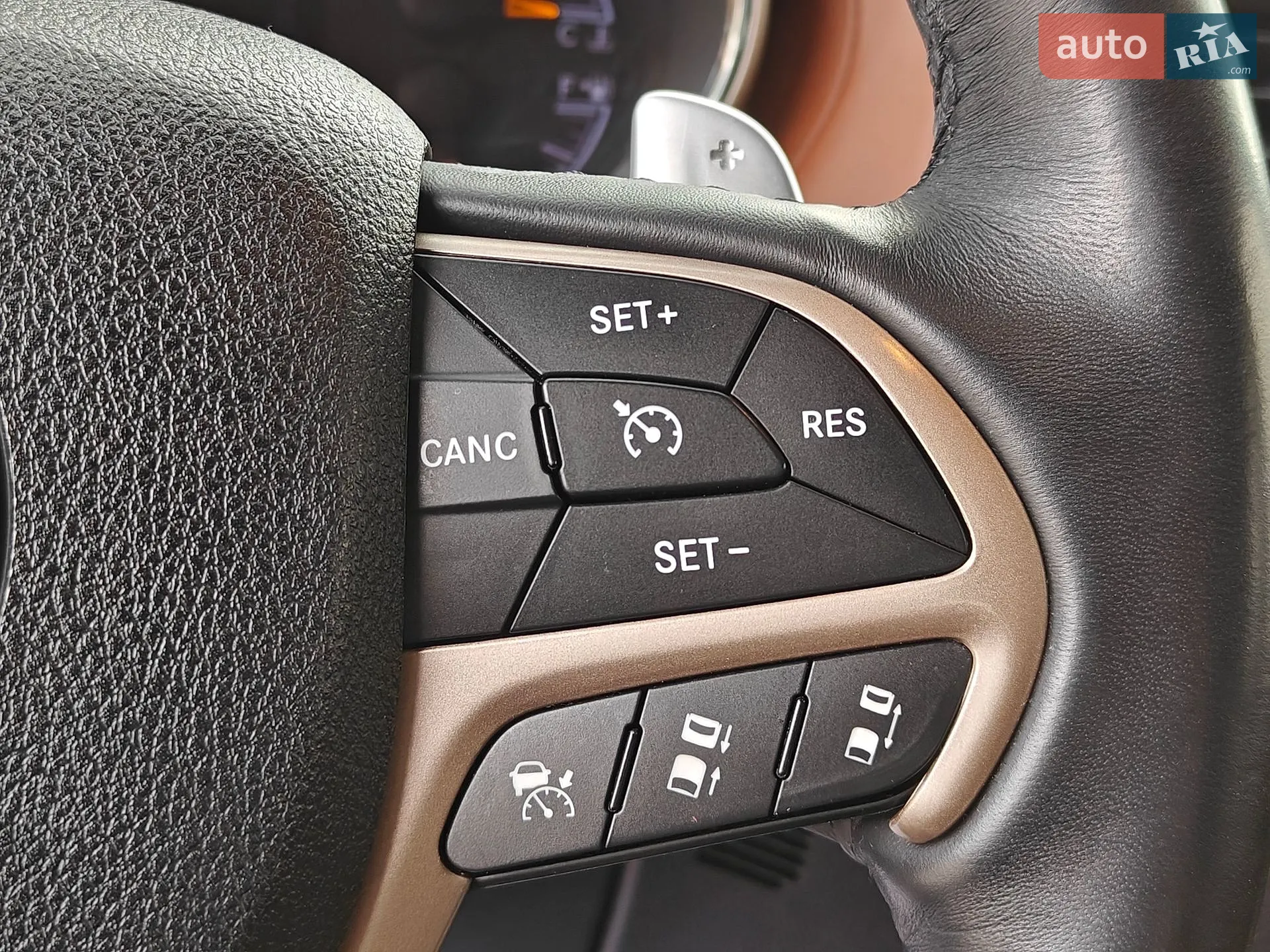 2015 Jeep Grand Cherokee - мініатюра 23
