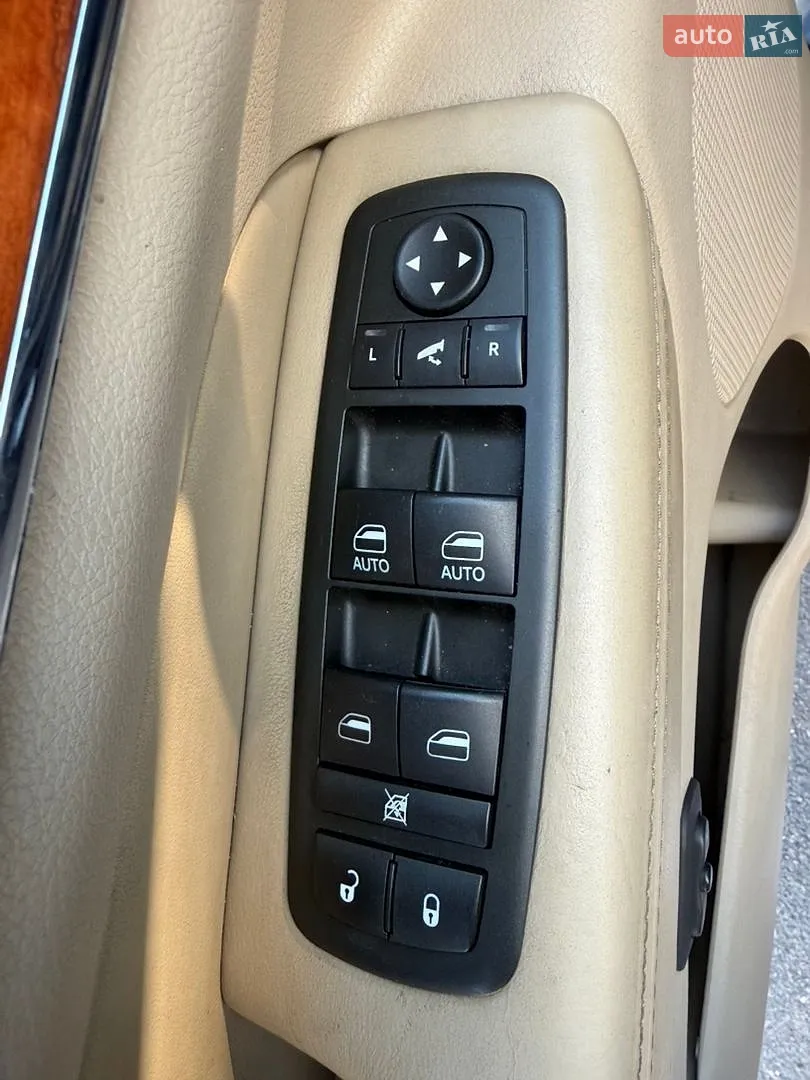 2011 Jeep Grand Cherokee - мініатюра 12