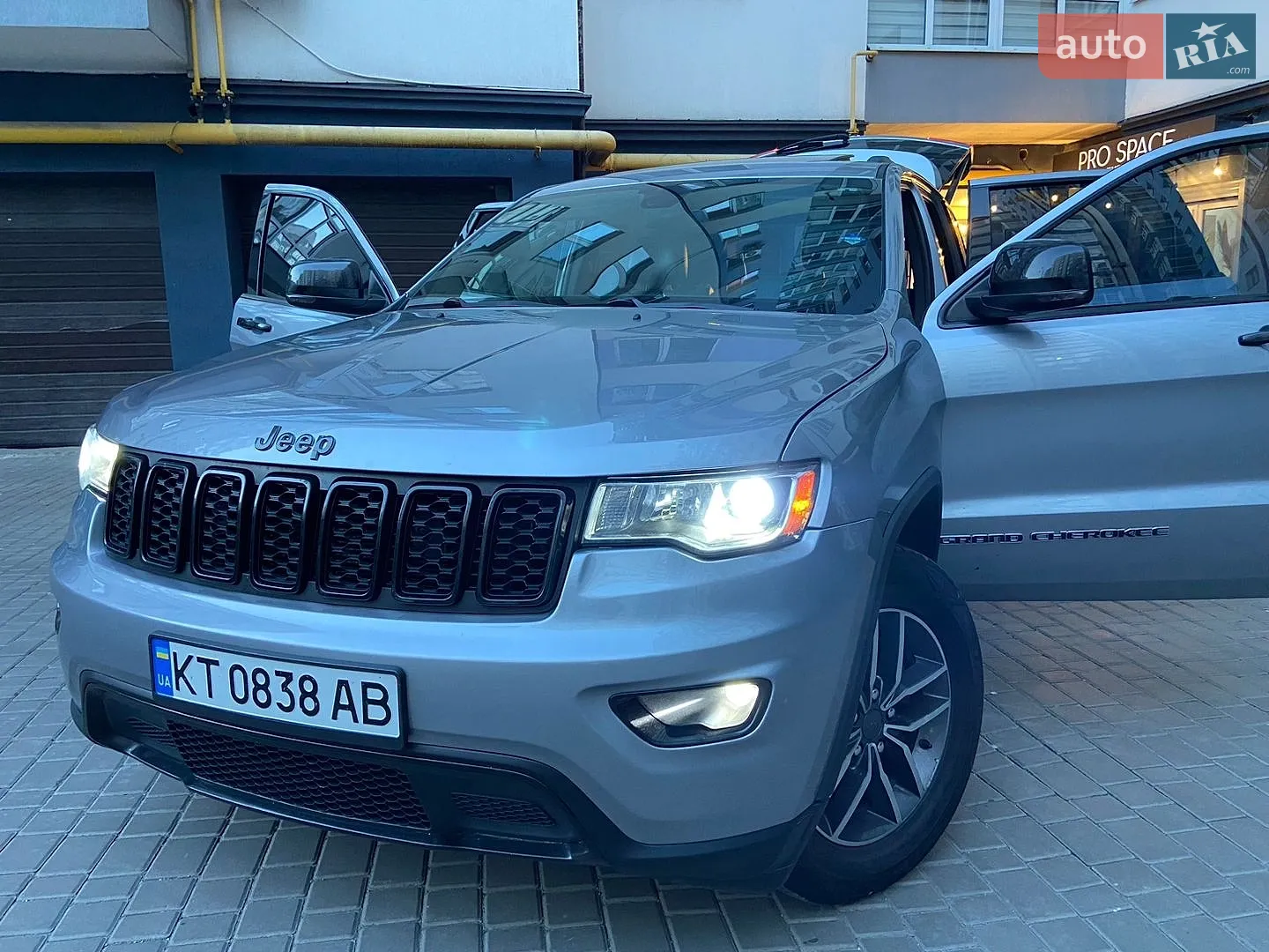 2019 Jeep Grand Cherokee - мініатюра 2