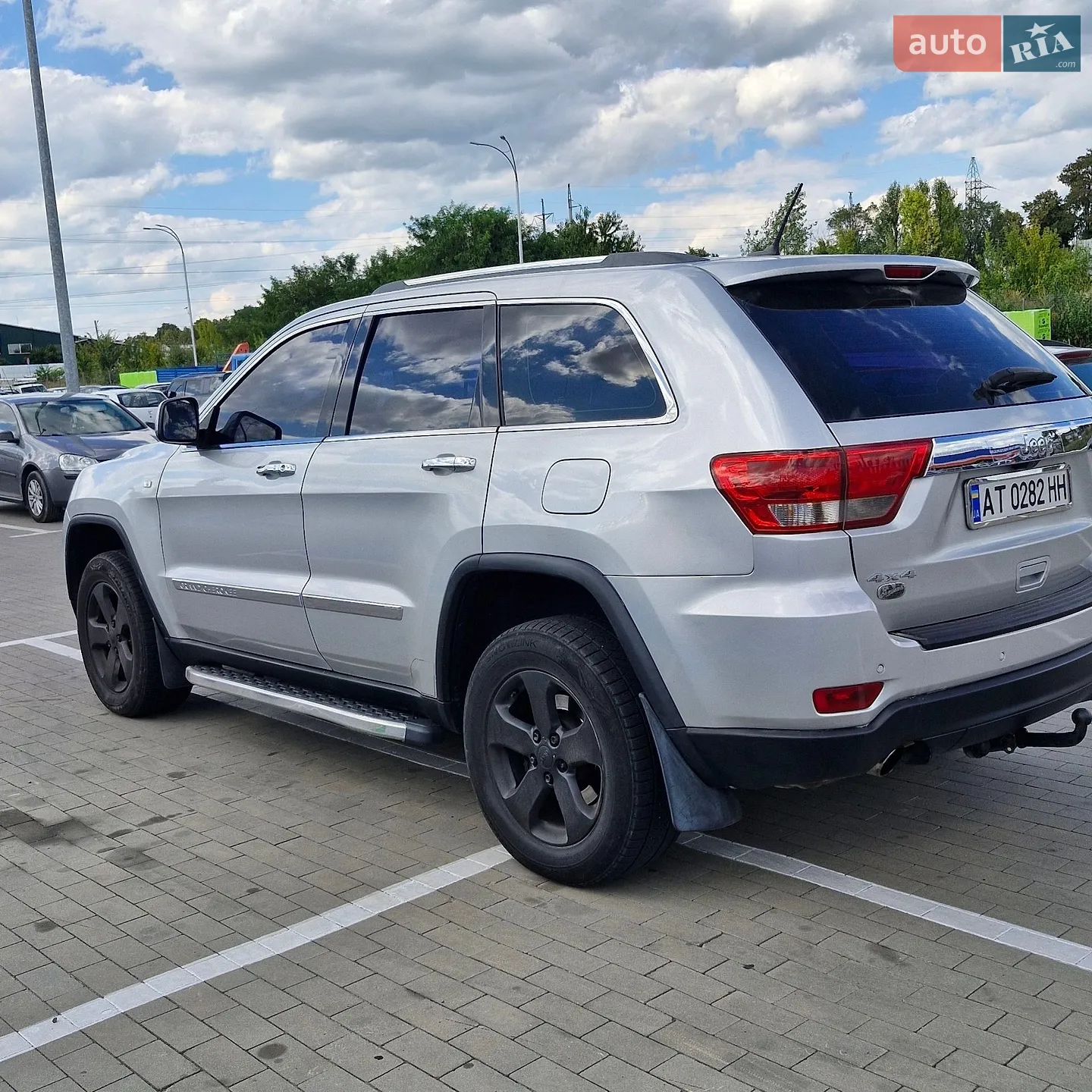 2011 Jeep Grand Cherokee - мініатюра 16