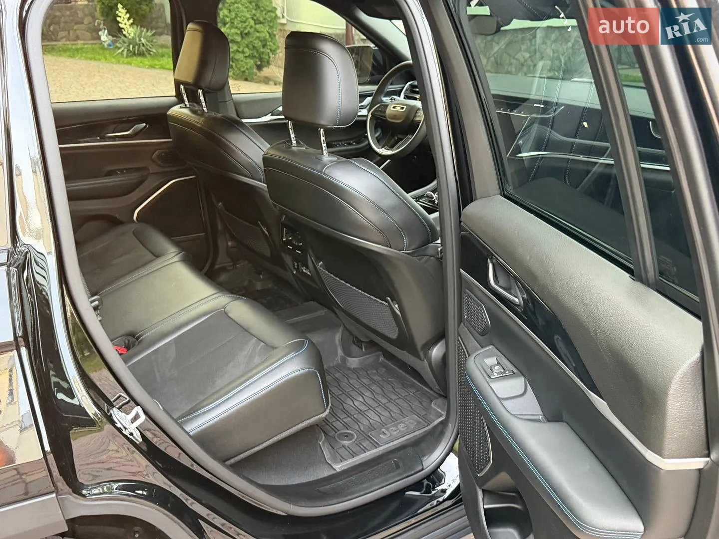 2022 Jeep Grand Cherokee - мініатюра 10