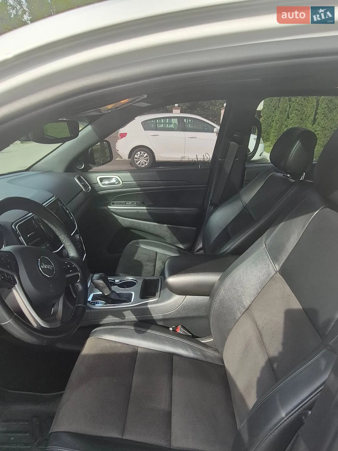2020 Jeep Grand Cherokee - мініатюра 15