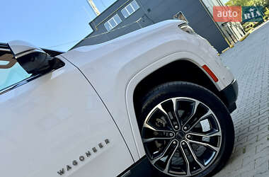 Внедорожник / Кроссовер Jeep Grand Wagoneer 2022 в 