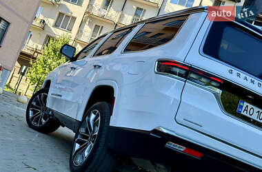 Внедорожник / Кроссовер Jeep Grand Wagoneer 2022 в 
