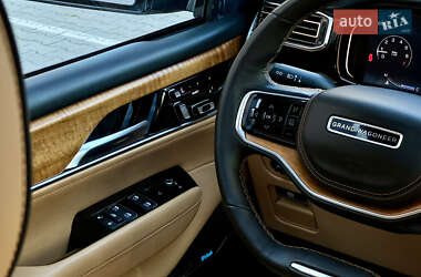 Внедорожник / Кроссовер Jeep Grand Wagoneer 2022 в 