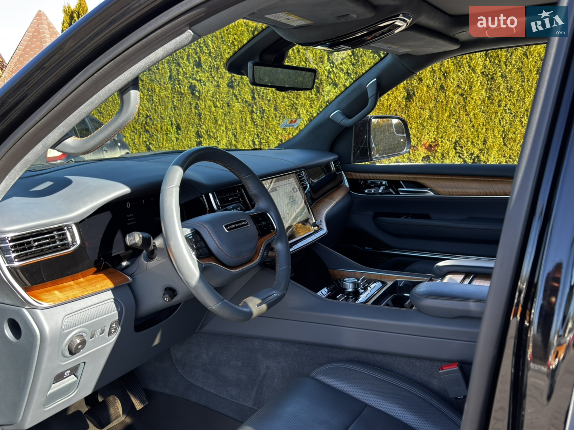 2022 Jeep Grand Wagoneer - мініатюра 14