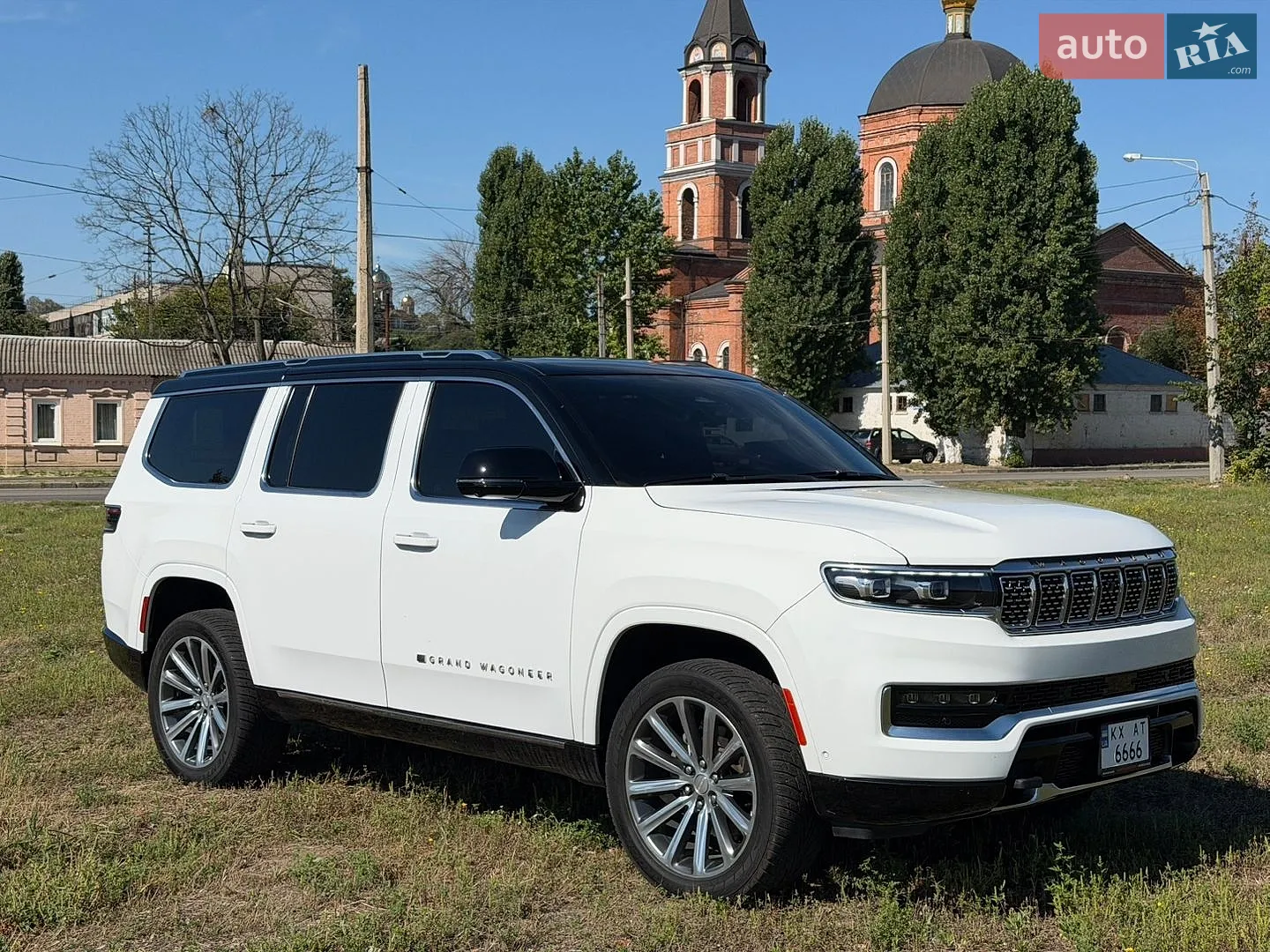 2022 Jeep Grand Wagoneer - мініатюра 3