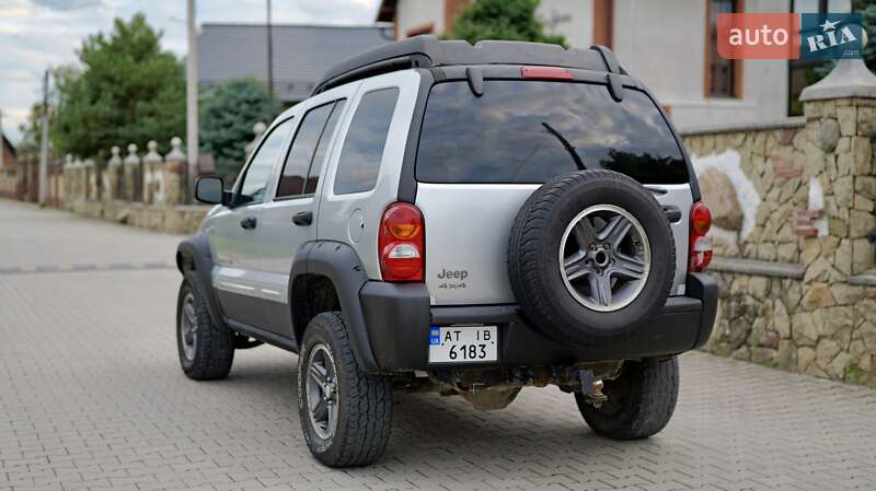 Позашляховик / Кросовер Jeep Liberty 2003 в Коломиї