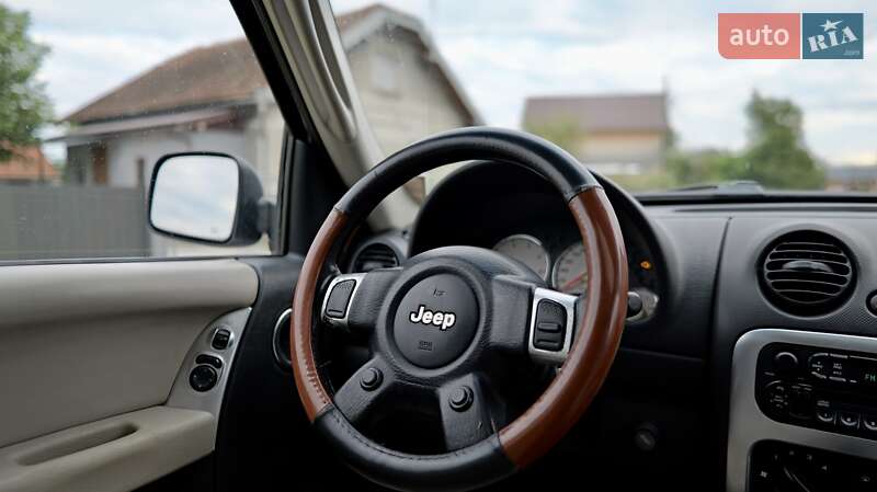 Позашляховик / Кросовер Jeep Liberty 2003 в Коломиї