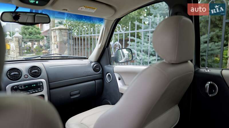 Позашляховик / Кросовер Jeep Liberty 2003 в Коломиї