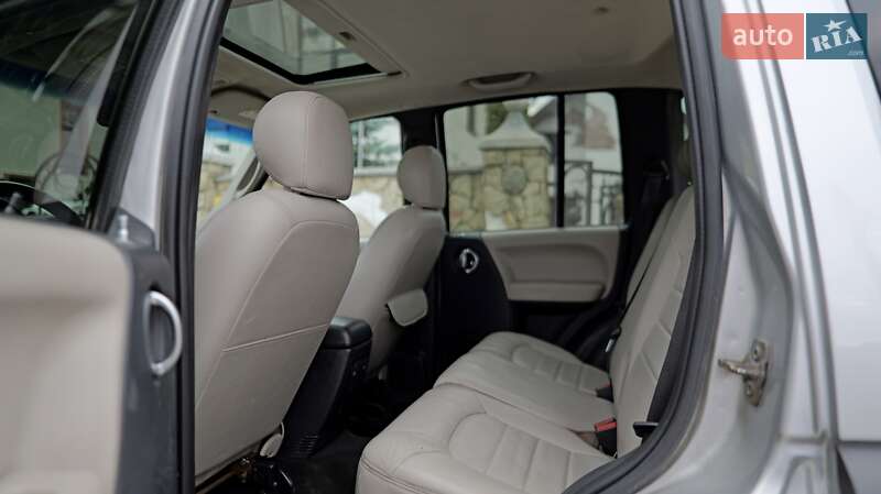 Позашляховик / Кросовер Jeep Liberty 2003 в Коломиї