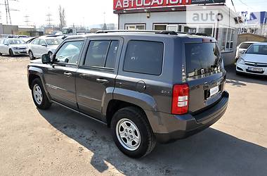 Позашляховик / Кросовер Jeep Patriot 2016 в 
