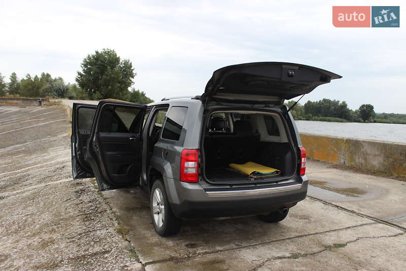 Внедорожник / Кроссовер Jeep Patriot 2011 в Каневе