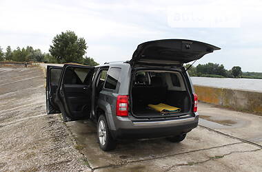 Внедорожник / Кроссовер Jeep Patriot 2011 в Каневе