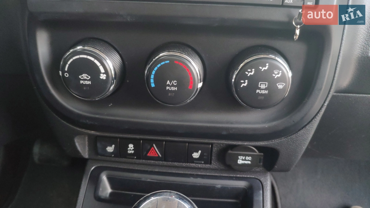 2015 Jeep Liberty (Patriot) - мініатюра 39