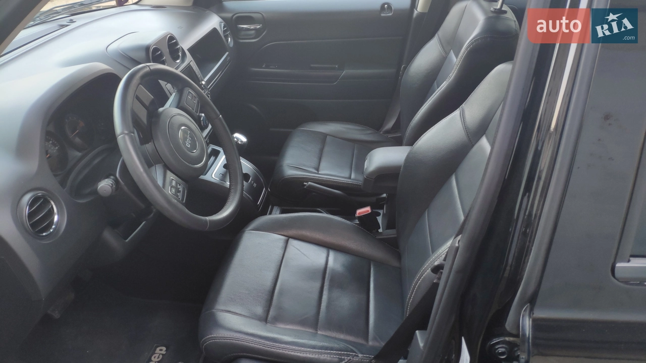 2015 Jeep Liberty (Patriot) - мініатюра 44