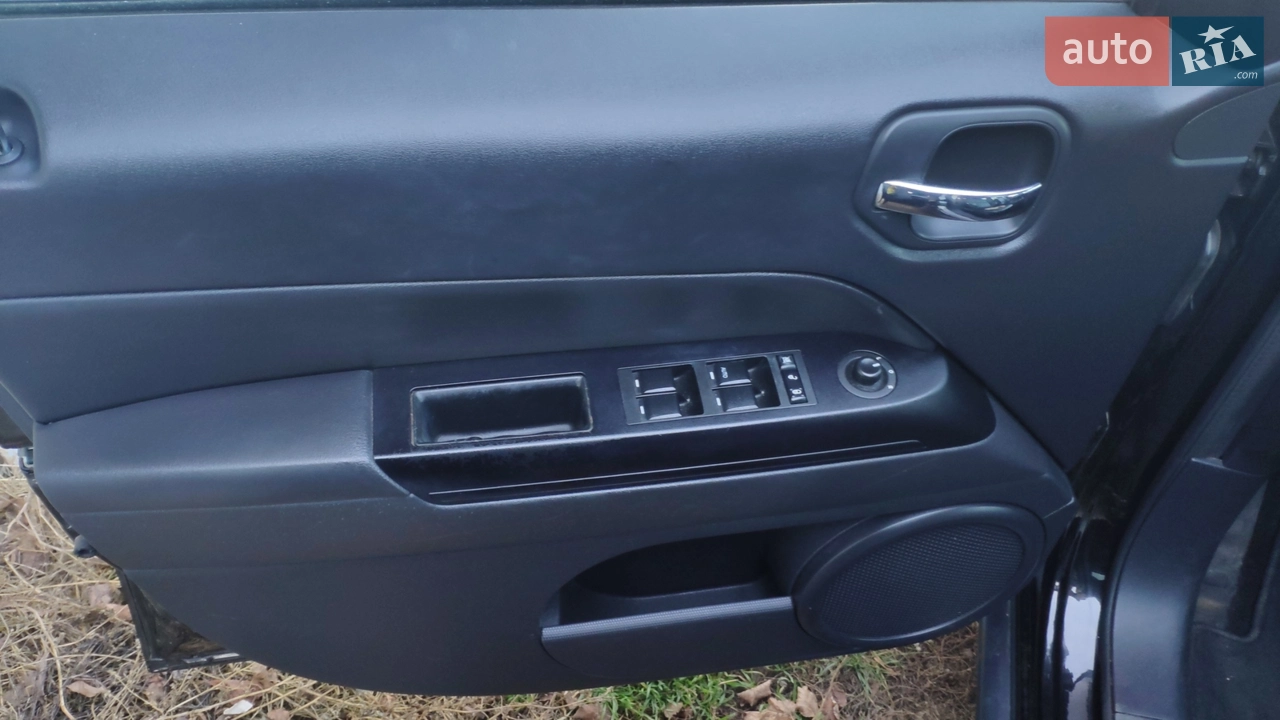 2015 Jeep Liberty (Patriot) - мініатюра 52