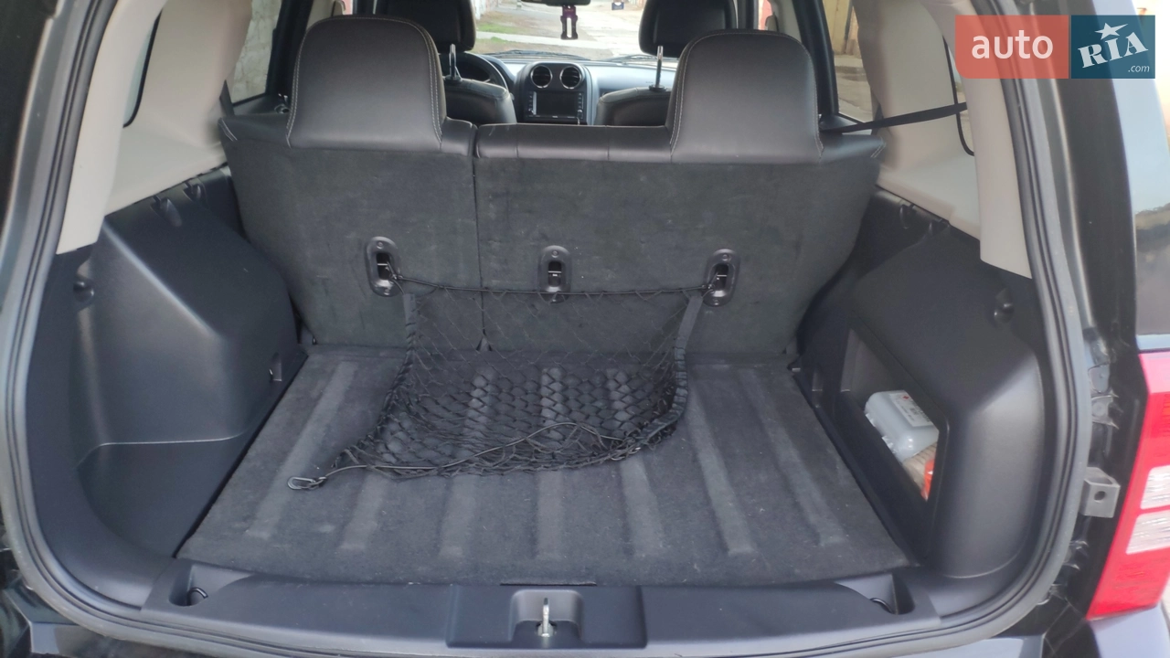 2015 Jeep Liberty (Patriot) - мініатюра 59