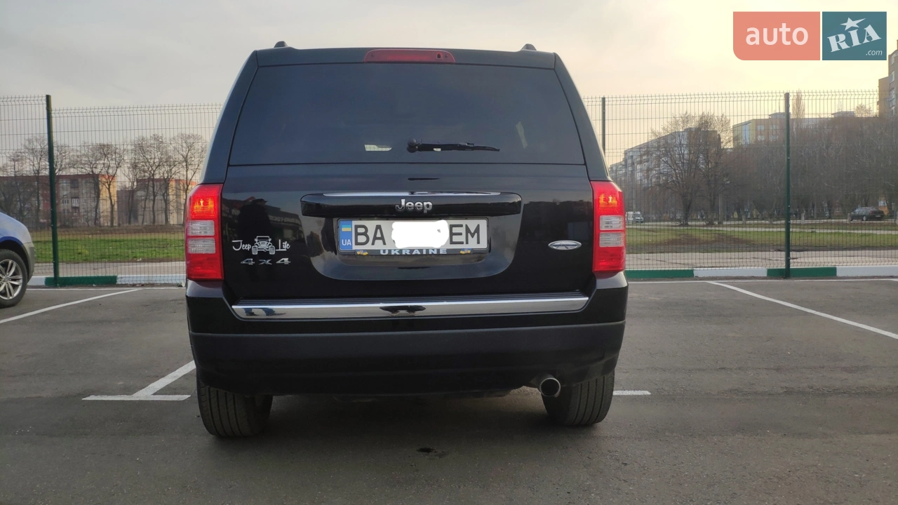 2015 Jeep Liberty (Patriot) - мініатюра 28