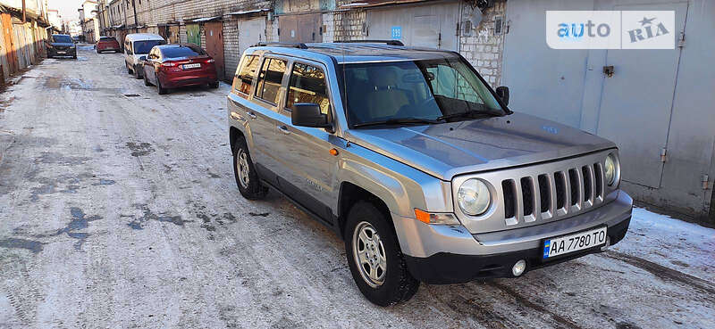 Внедорожник / Кроссовер Jeep Patriot 2015 в 