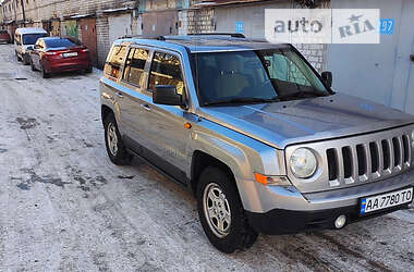 Внедорожник / Кроссовер Jeep Patriot 2015 в 
