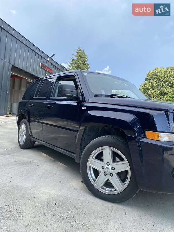 Позашляховик / Кросовер Jeep Patriot 2010 в Тячеві