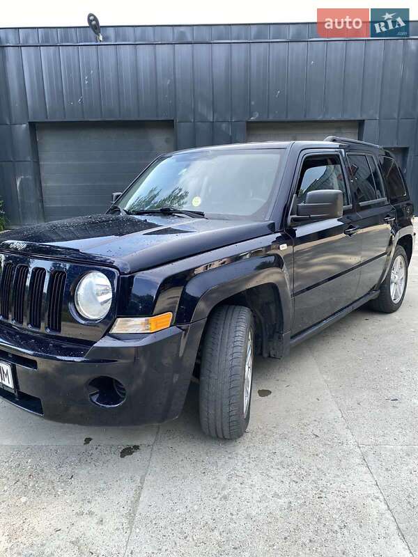 Позашляховик / Кросовер Jeep Patriot 2010 в Тячеві
