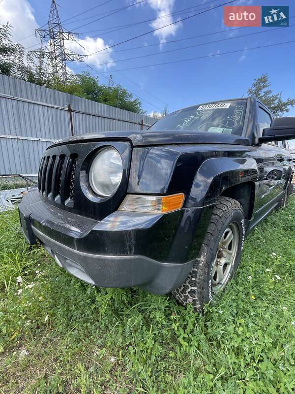 Внедорожник / Кроссовер Jeep Patriot 2014 в Львове