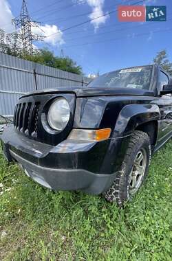 Внедорожник / Кроссовер Jeep Patriot 2014 в 