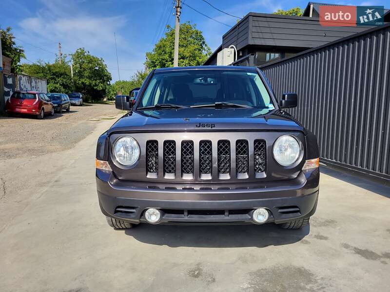 Позашляховик / Кросовер Jeep Patriot 2015 в Чернівцях