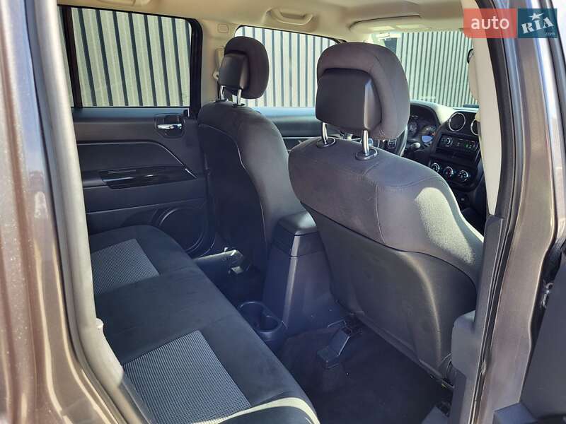 Позашляховик / Кросовер Jeep Patriot 2015 в Чернівцях